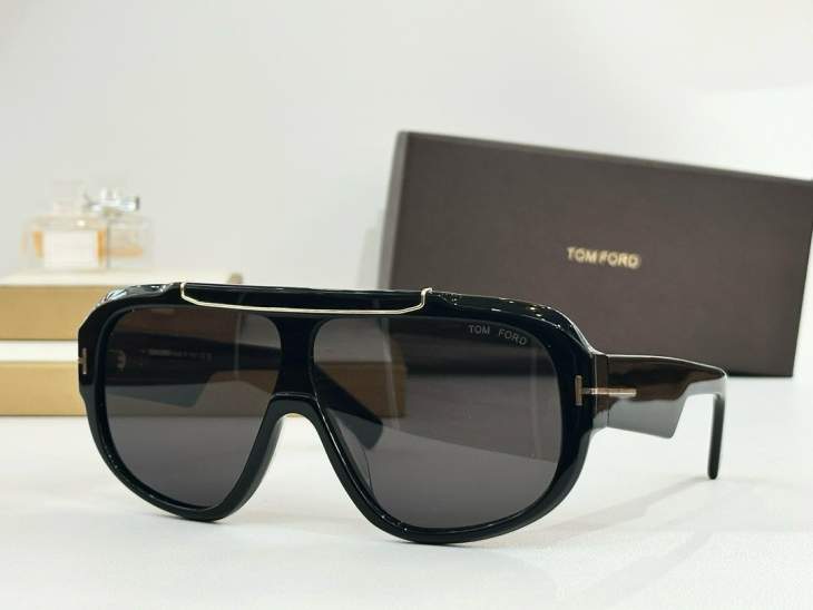 Picture of Tom Ford Sunglasses _SKUfw76704163fw